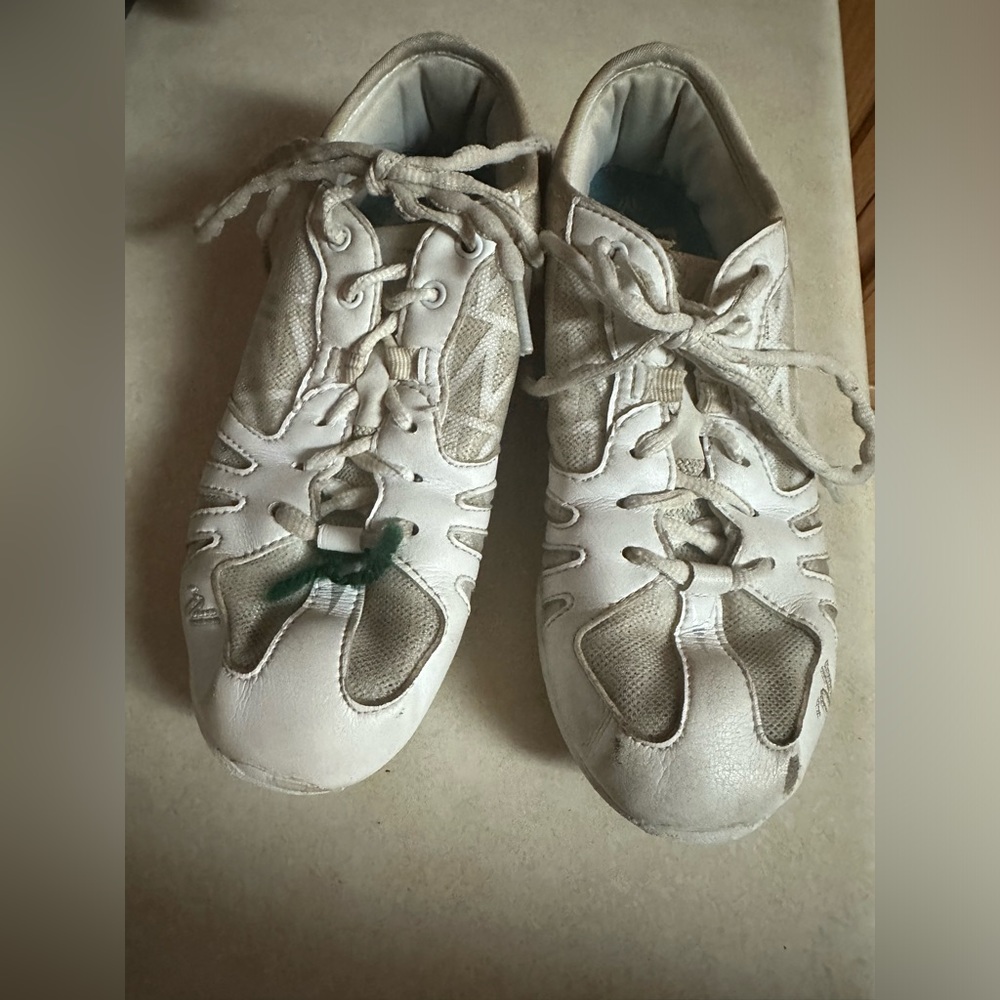 Cheer shoes size 6.5